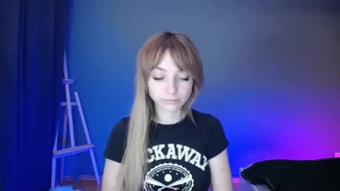 Snapshot of luciacam20 chatting on 03/07/25, 08:55 Lucy online show from 03/07/25, 08:55