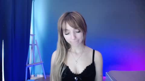 Snapshot of luciacam20 chatting on 03/08/25, 06:54 Lucy online show from 03/08/25, 06:54