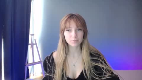 Snapshot of luciacam20 chatting on 03/08/25, 10:11 Lucy online show from 03/08/25, 10:11