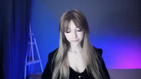 Snapshot of luciacam20 chatting on 03/08/25, 07:20 Lucy online show from 03/08/25, 07:20