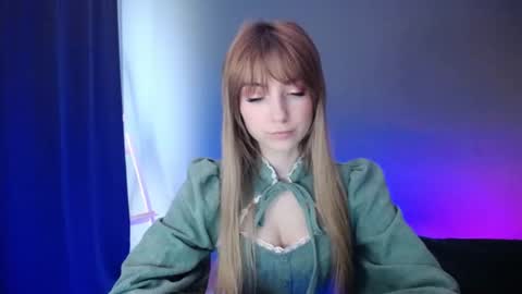 Snapshot of luciacam20 chatting on 03/10/25, 01:32 Lucy online show from 03/10/25, 01:32