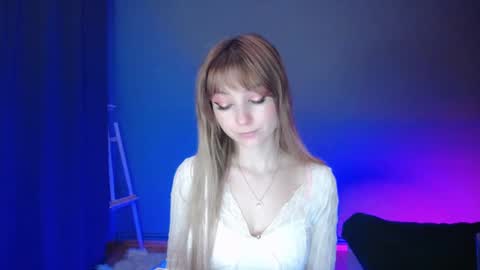 Snapshot of luciacam20 chatting on 03/11/25, 10:31 Lucy online show from 03/11/25, 10:31