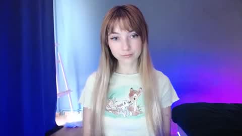 Snapshot of luciacam20 chatting on 03/12/25, 01:40 Lucy online show from 03/12/25, 01:40