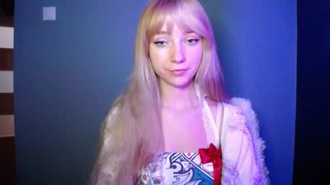 Snapshot of luciacam20 chatting on 10/05/25, 06:34 Lucy online show from 10/05/25, 06:34