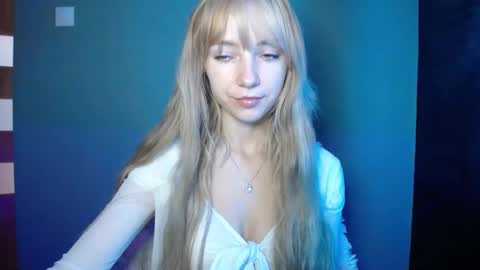 Snapshot of luciacam20 chatting on 10/09/25, 07:28 Lucy online show from 10/09/25, 07:28