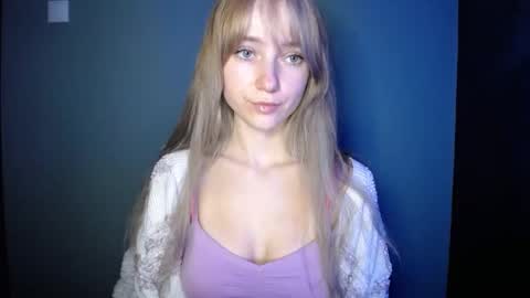 Snapshot of luciacam20 chatting on 10/15/25, 06:41 Lucy online show from 10/15/25, 06:41