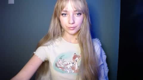 Snapshot of luciacam20 chatting on 10/23/25, 06:56 Lucy online show from 10/23/25, 06:56