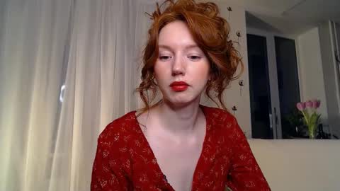 Snapshot of luciacoy chatting on 03/08/25, 04:28 Lucia online show from 03/08/25, 04:28