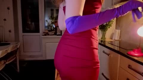 Lucia online show from 10/31/25, 07:26