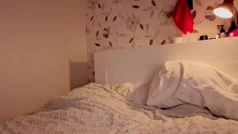 Lucia online show from 11/25/25, 05:24