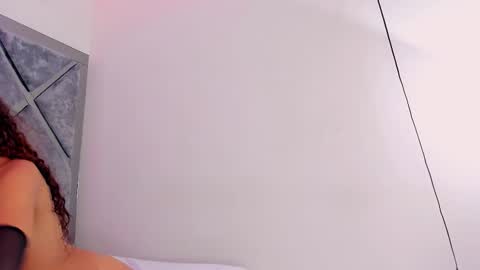 Lucia Gray online show from 12/21/25, 12:12