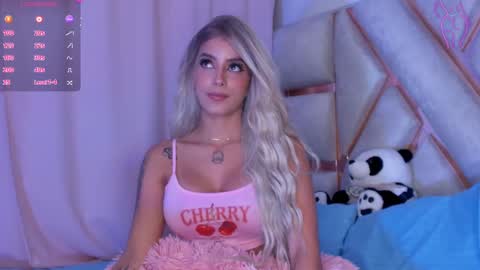 Snapshot of luciajhonnes chatting on 11/05/25, 11:05 LuciaJhonnes online show from 11/05/25, 11:05