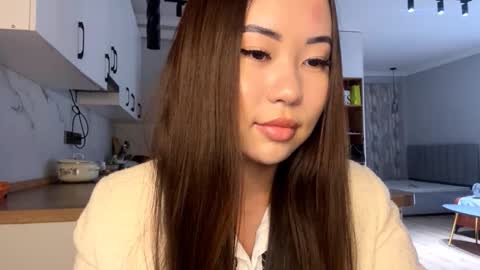 Snapshot of lucialostroh chatting on 10/26/25, 12:33 Kira online show from 10/26/25, 12:33