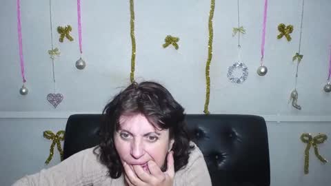 Snapshot of luciami chatting on 12/18/24, 09:08 LuciaMi online show from 12/18/24, 09:08