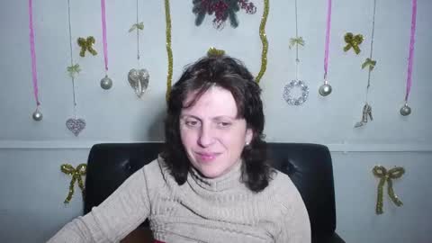 Snapshot of luciami chatting on 12/19/24, 06:56 LuciaMi online show from 12/19/24, 06:56