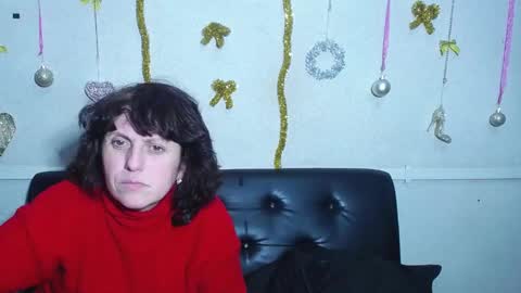 Snapshot of luciami chatting on 12/28/24, 05:02 LuciaMi online show from 12/28/24, 05:02