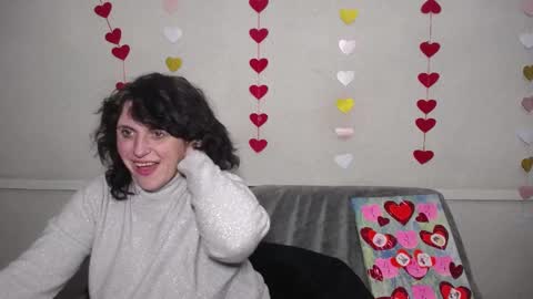Snapshot of luciami chatting on 02/14/25, 04:15 LuciaMi online show from 02/14/25, 04:15