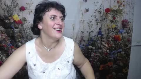 Snapshot of luciami chatting on 09/21/25, 05:09 LuciaMi online show from 09/21/25, 05:09