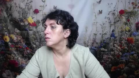 Snapshot of luciami chatting on 10/07/25, 05:10 LuciaMi online show from 10/07/25, 05:10