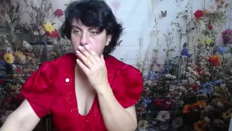 Snapshot of luciami chatting on 10/13/25, 05:24 LuciaMi online show from 10/13/25, 05:24