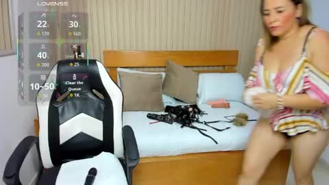 Snapshot of luciana_ballesteros chatting on 05/23/26, 12:20 Luciana online show from 05/23/26, 12:20