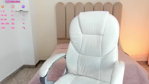 Snapshot of luciana_fuster18 chatting on 02/21/25, 04:18 Luciana online show from 02/21/25, 04:18