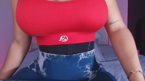 Snapshot of luciana_jam_ chatting on 12/03/25, 03:03 instagram luciana417 online show from 12/03/25, 03:03