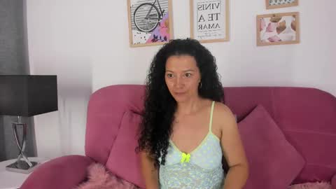 luciana_owens2 online show from 01/15/25, 05:15
