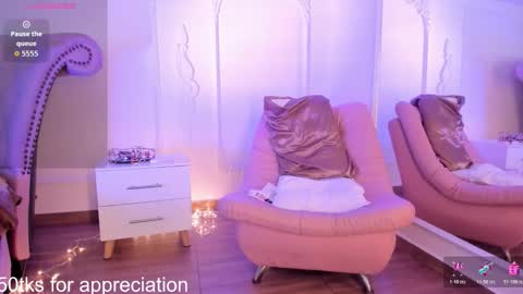 Luciana online show from 10/31/25, 09:16