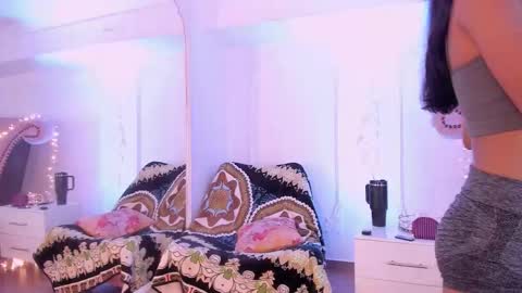 Luciana online show from 12/03/25, 08:40