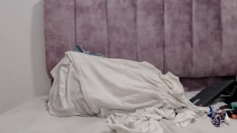 lucianahardmand online show from 11/27/25, 02:02