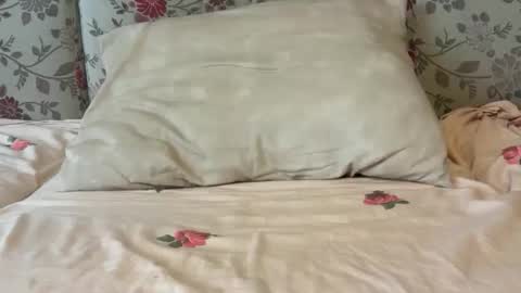 Mysterious Girl online show from 10/31/25, 07:09