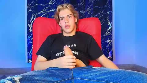 Snapshot of luciangrey_ chatting on 12/16/25, 04:06 luciangrey_ online show from 12/16/25, 04:06