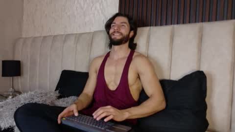 Snapshot of luciano_ferrer chatting on 09/08/25, 08:19 Luciano online show from 09/08/25, 08:19