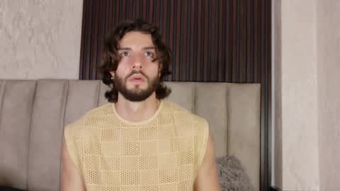 Snapshot of luciano_ferrer chatting on 09/09/25, 07:35 Luciano online show from 09/09/25, 07:35