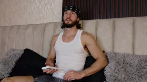 Snapshot of luciano_ferrer chatting on 09/11/25, 08:42 Luciano online show from 09/11/25, 08:42