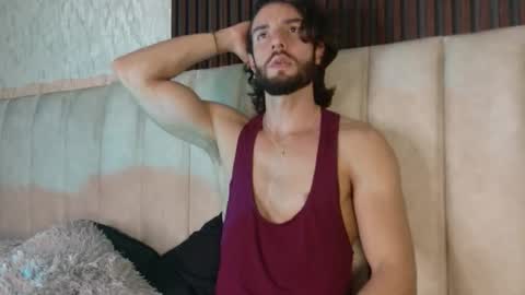 Snapshot of luciano_ferrer chatting on 09/16/25, 11:39 Luciano online show from 09/16/25, 11:39