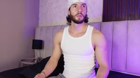 Snapshot of luciano_ferrer chatting on 09/25/25, 10:57 Luciano online show from 09/25/25, 10:57