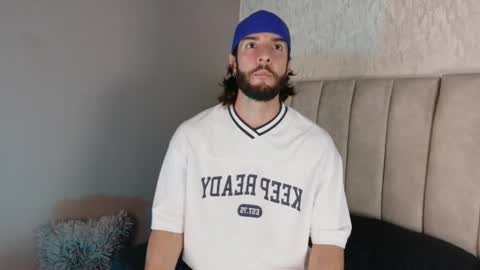 Snapshot of luciano_ferrer chatting on 09/29/25, 08:57 Luciano online show from 09/29/25, 08:57