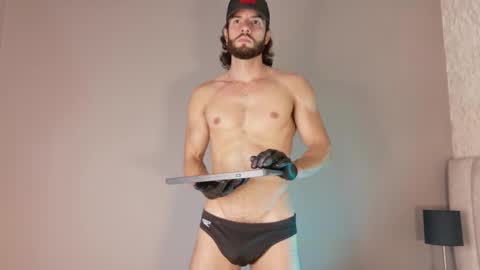 Snapshot of luciano_ferrer chatting on 10/01/25, 11:33 Luciano online show from 10/01/25, 11:33