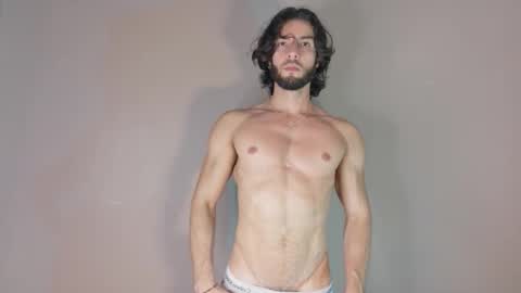 Snapshot of luciano_ferrer chatting on 10/10/25, 09:58 Luciano online show from 10/10/25, 09:58