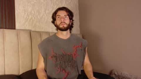 Snapshot of luciano_ferrer chatting on 11/01/25, 09:39 Luciano online show from 11/01/25, 09:39