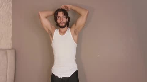 Snapshot of luciano_ferrer chatting on 11/03/25, 09:05 Luciano online show from 11/03/25, 09:05