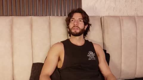 Snapshot of luciano_ferrer chatting on 11/06/25, 09:48 Luciano online show from 11/06/25, 09:48