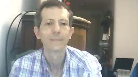 Snapshot of lucianoaxel chatting on 04/03/26, 01:47 Luciano online show from 04/03/26, 01:47
