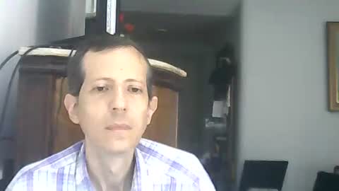 Snapshot of lucianoaxel chatting on 04/19/26, 05:56 Luciano online show from 04/19/26, 05:56