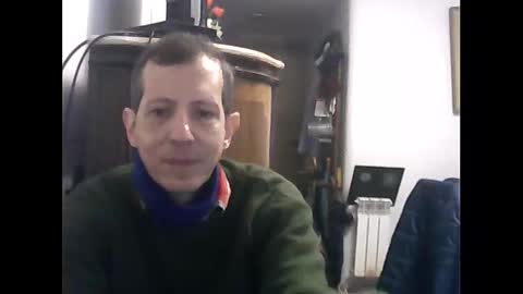 Snapshot of lucianoaxel chatting on 05/19/26, 04:46 Luciano online show from 05/19/26, 04:46