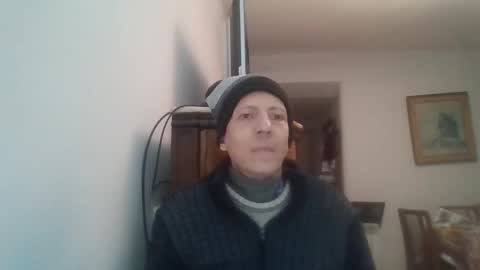 Snapshot of lucianoaxel chatting on 05/21/26, 09:33 Luciano online show from 05/21/26, 09:33