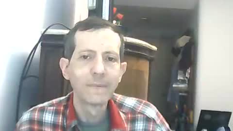 Snapshot of lucianoaxel chatting on 05/27/26, 01:57 Luciano online show from 05/27/26, 01:57