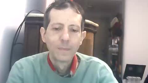 Snapshot of lucianoaxel chatting on 06/05/26, 12:39 Luciano online show from 06/05/26, 12:39